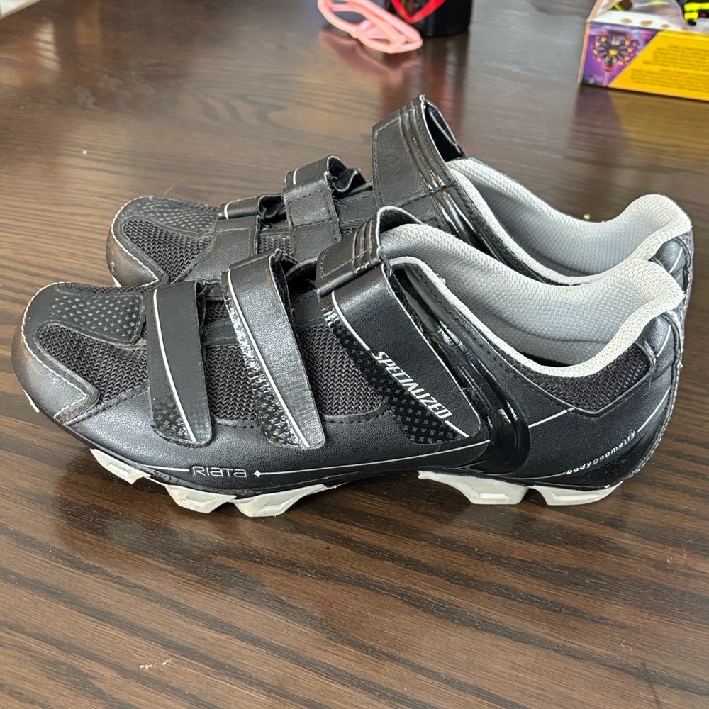 Specialized Women’s Riata Black Cycling Shoes